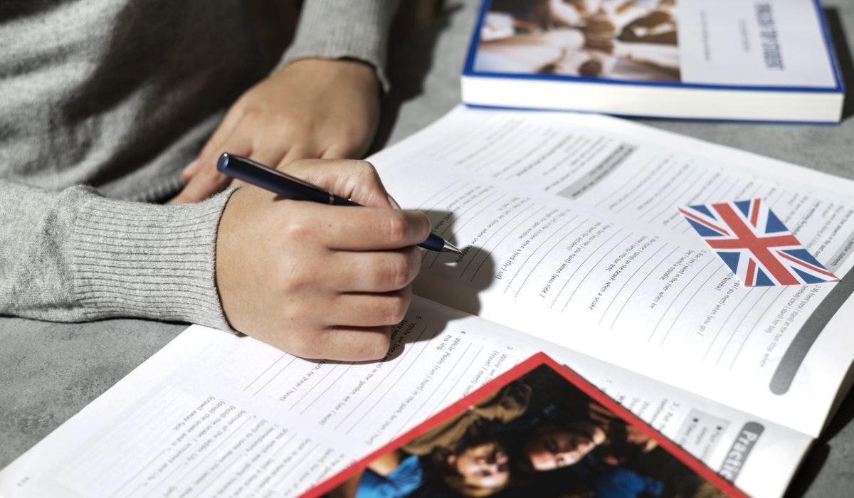 english-book-resting-table-working-space